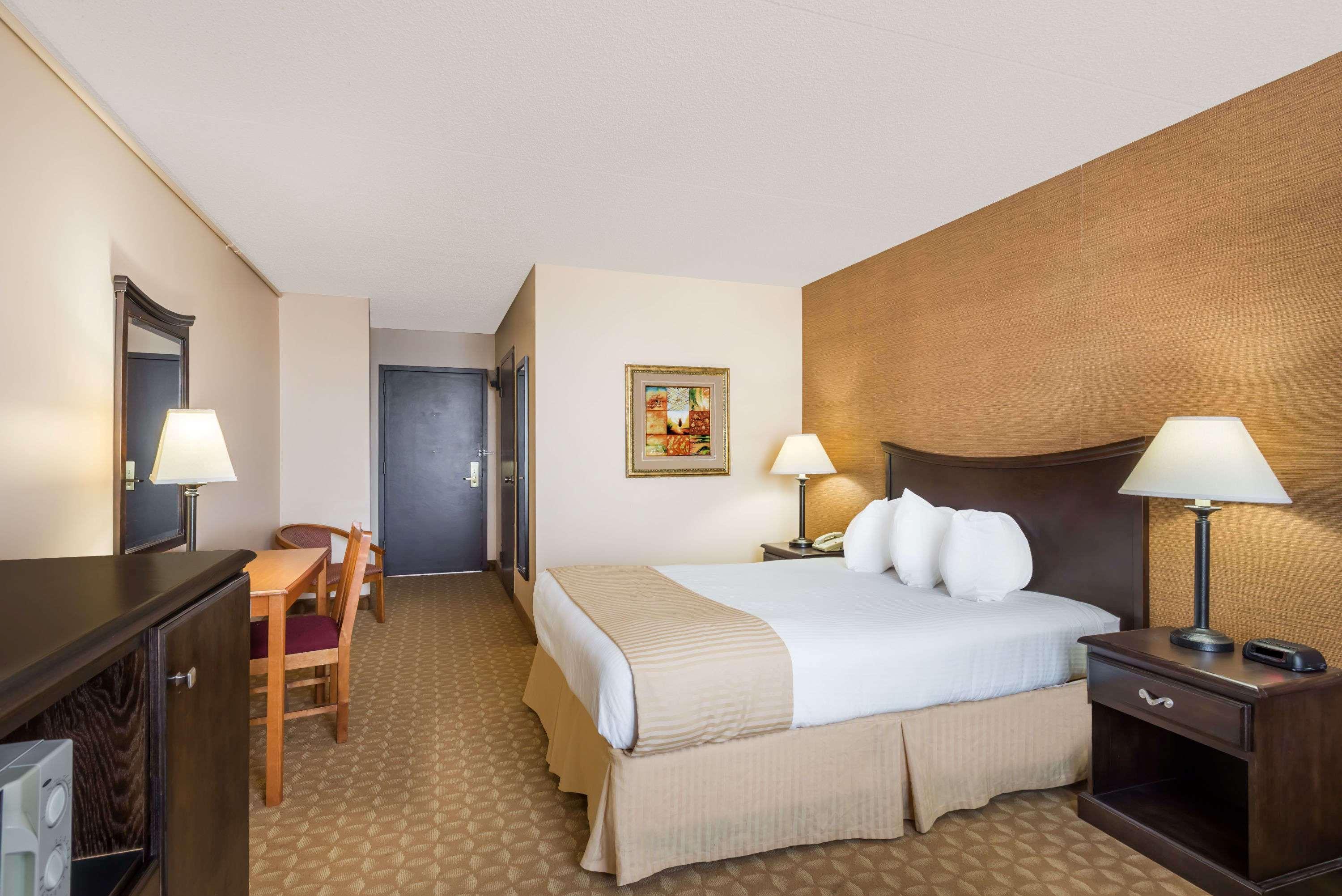 Ramada By Wyndham Watertown Thousand Luaran gambar