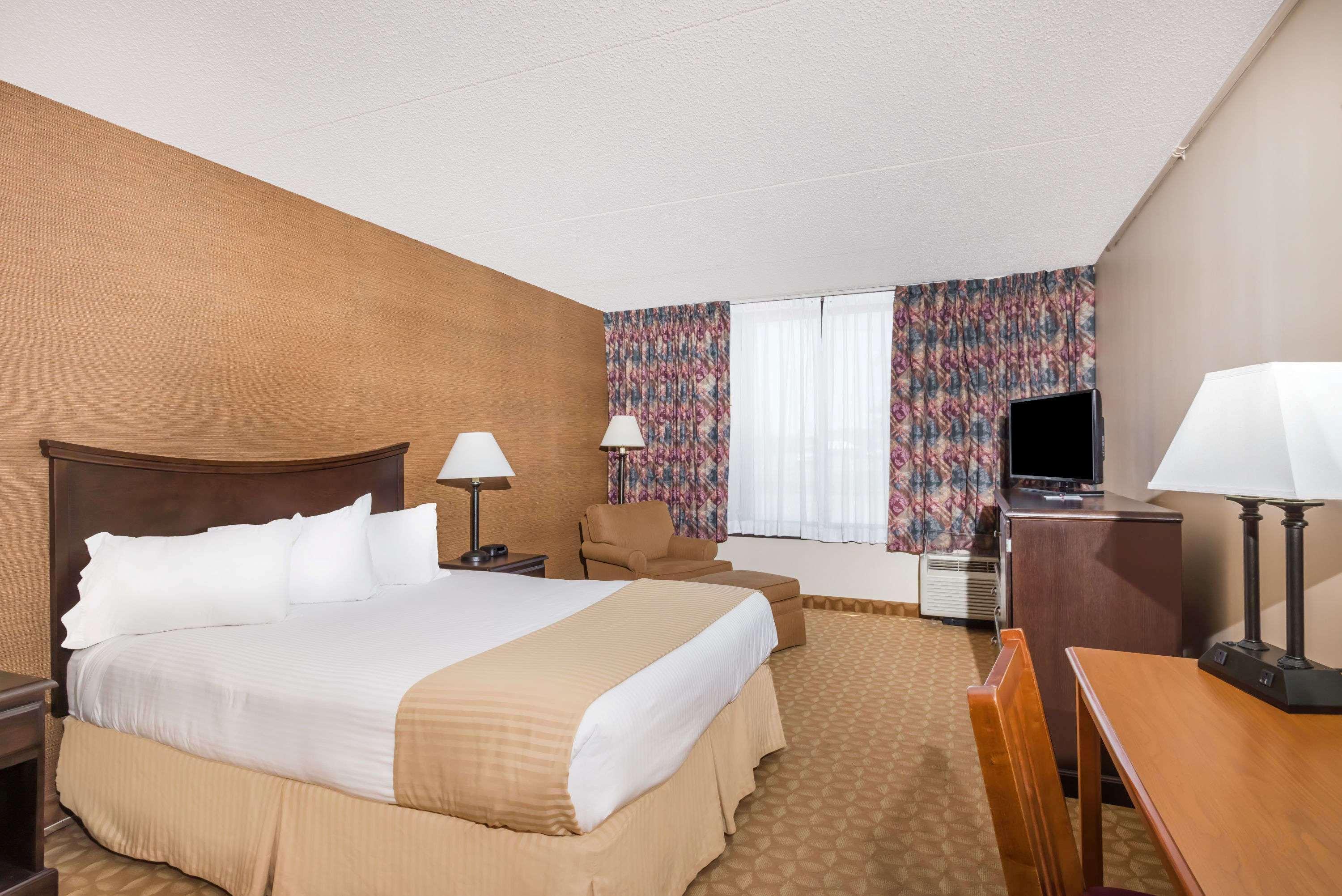 Ramada By Wyndham Watertown Thousand Luaran gambar