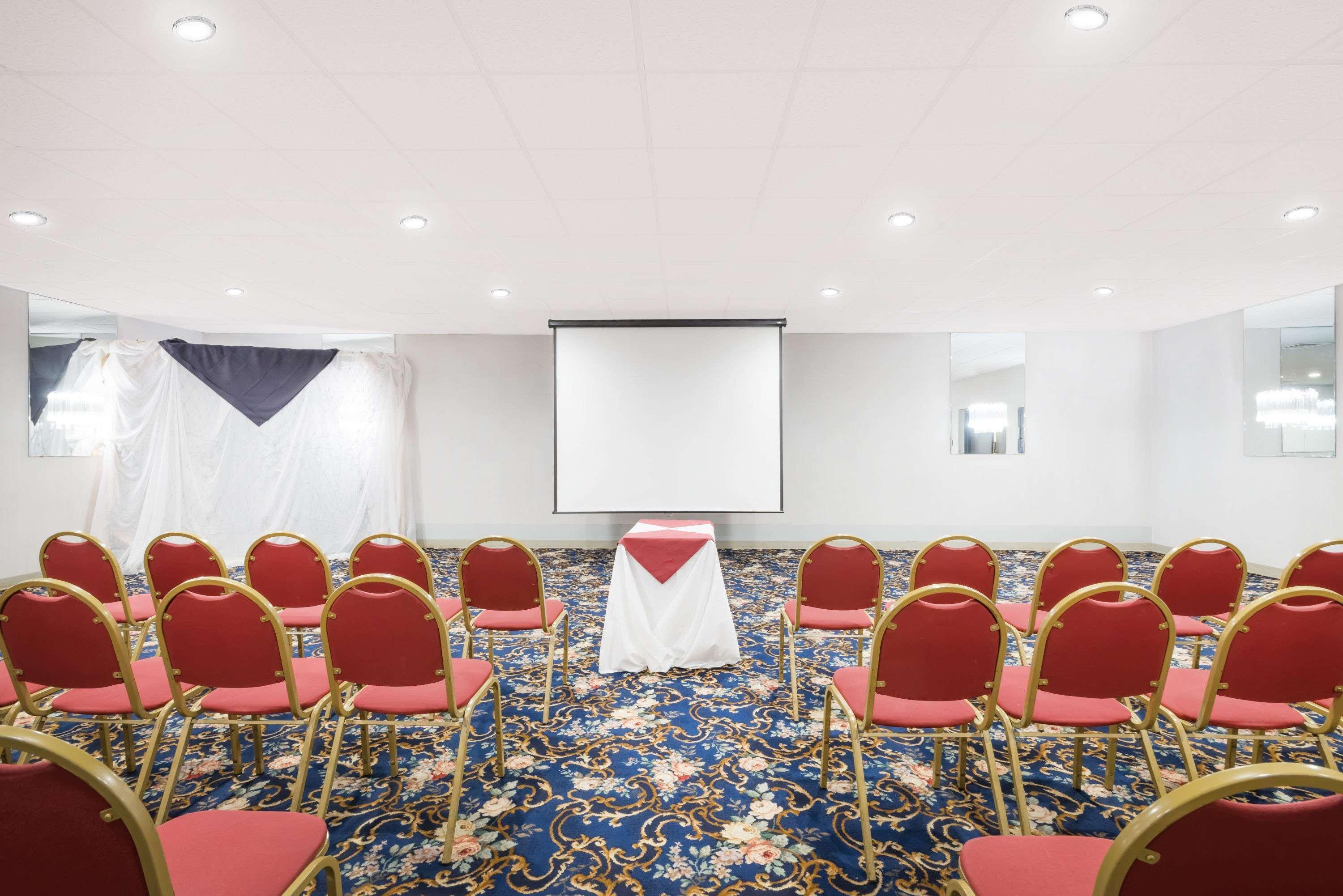Ramada By Wyndham Watertown Thousand Luaran gambar