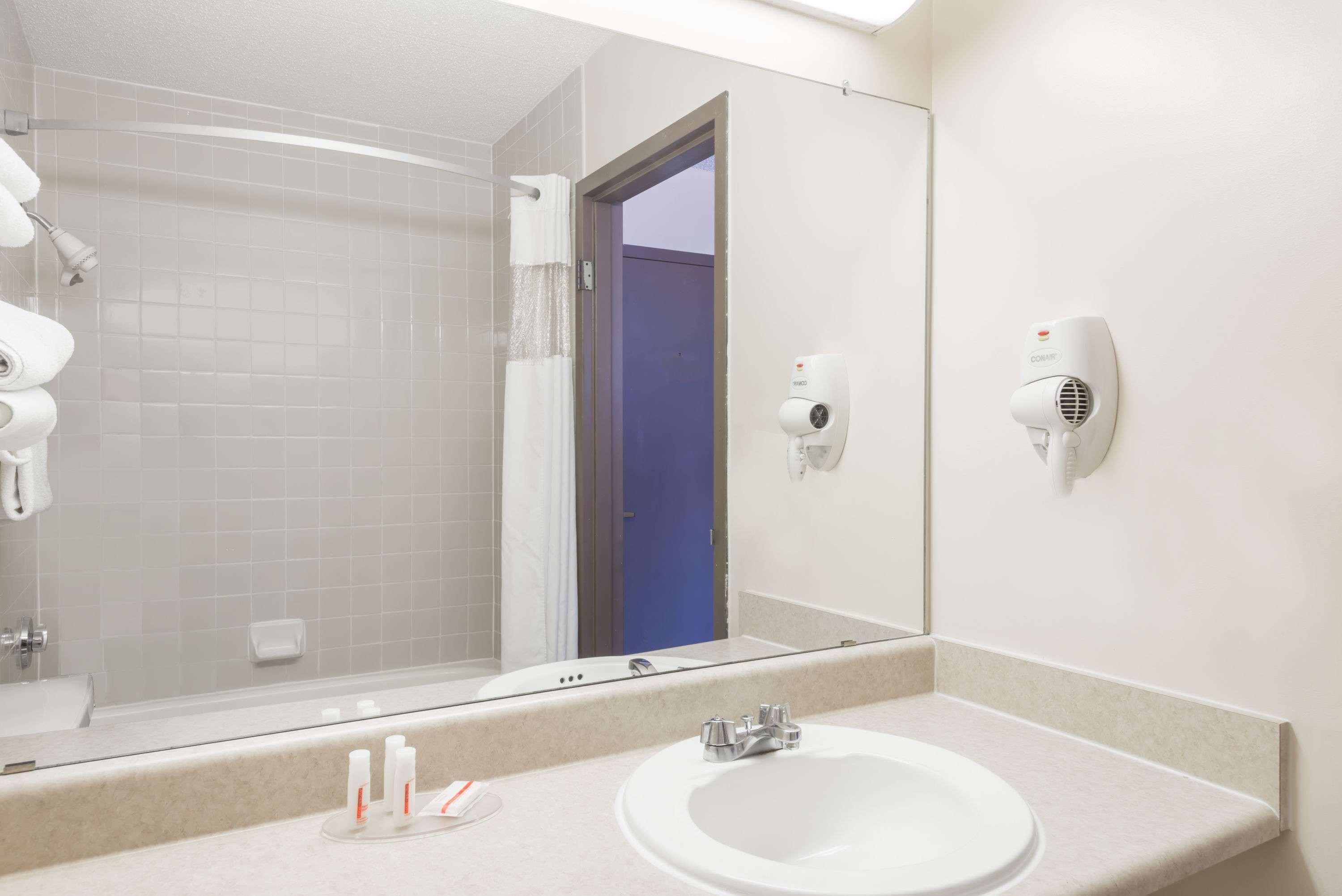 Ramada By Wyndham Watertown Thousand Luaran gambar
