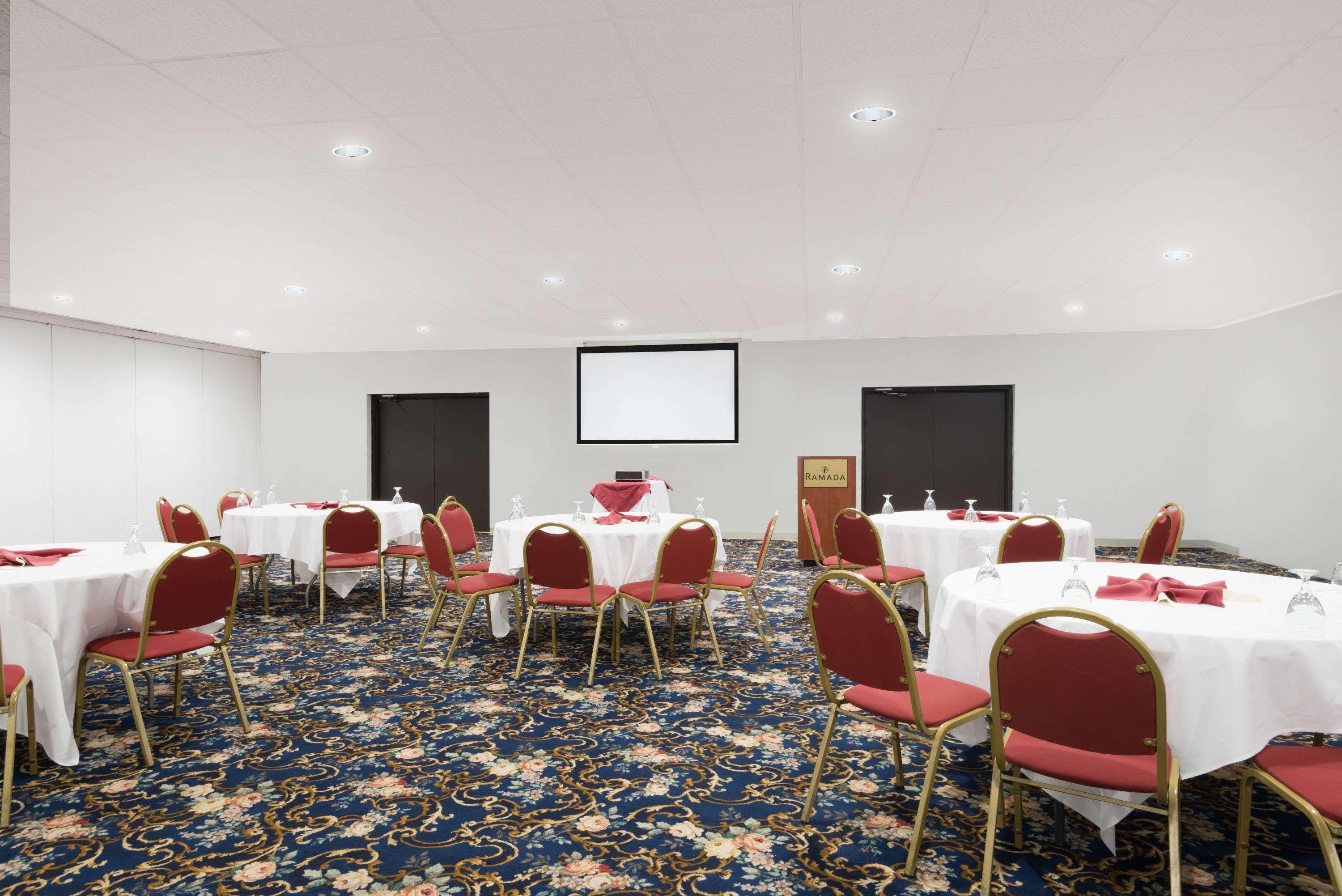 Ramada By Wyndham Watertown Thousand Luaran gambar